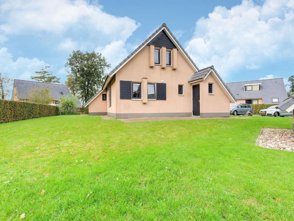 Serene Holiday Home In Gaasterl N Sleat Sondel Esterno foto