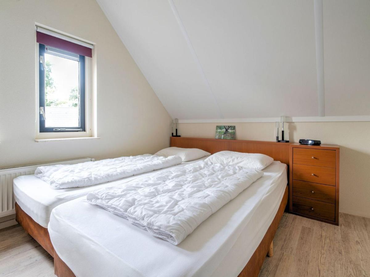 Serene Holiday Home In Gaasterl N Sleat Sondel Esterno foto
