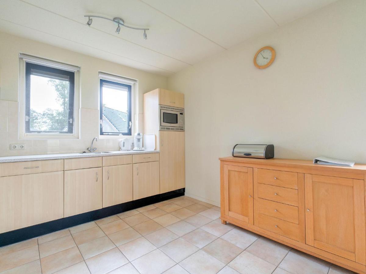 Serene Holiday Home In Gaasterl N Sleat Sondel Esterno foto