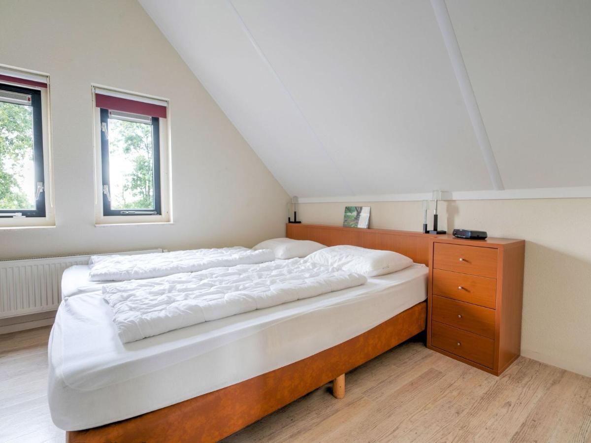 Serene Holiday Home In Gaasterl N Sleat Sondel Esterno foto